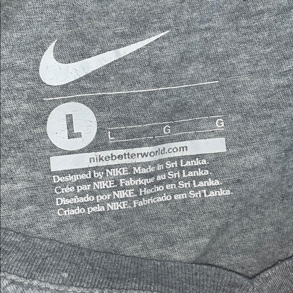 Kids Nike T-shirt - Picture 3 of 3